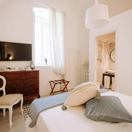 Sardella Nocleg ze śniadaniem 4*